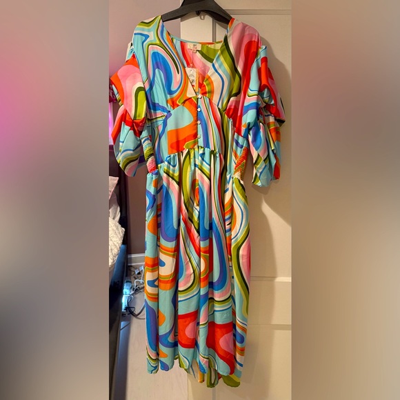 Dresses & Skirts - NWT Colorful Abstract Women's Dress